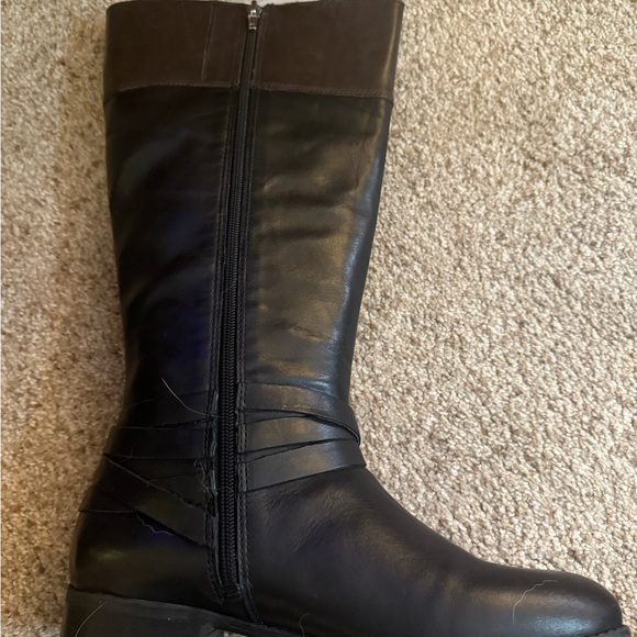 NEW Audrey Brooke Two Tone Leather Riding Boots, Size 7-1/2 Wide Calf - Picture 4 of 11